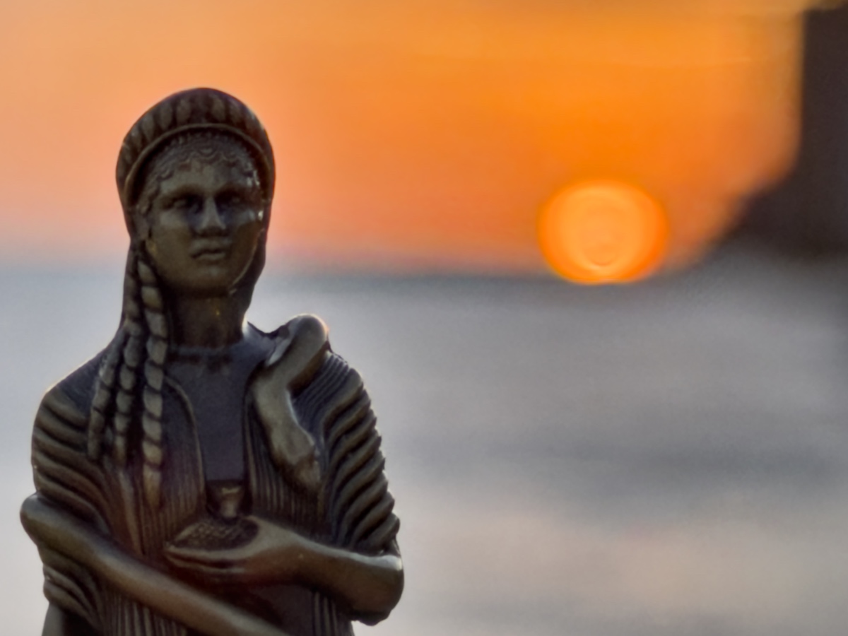 Athena replica pin at sunset in Curacao